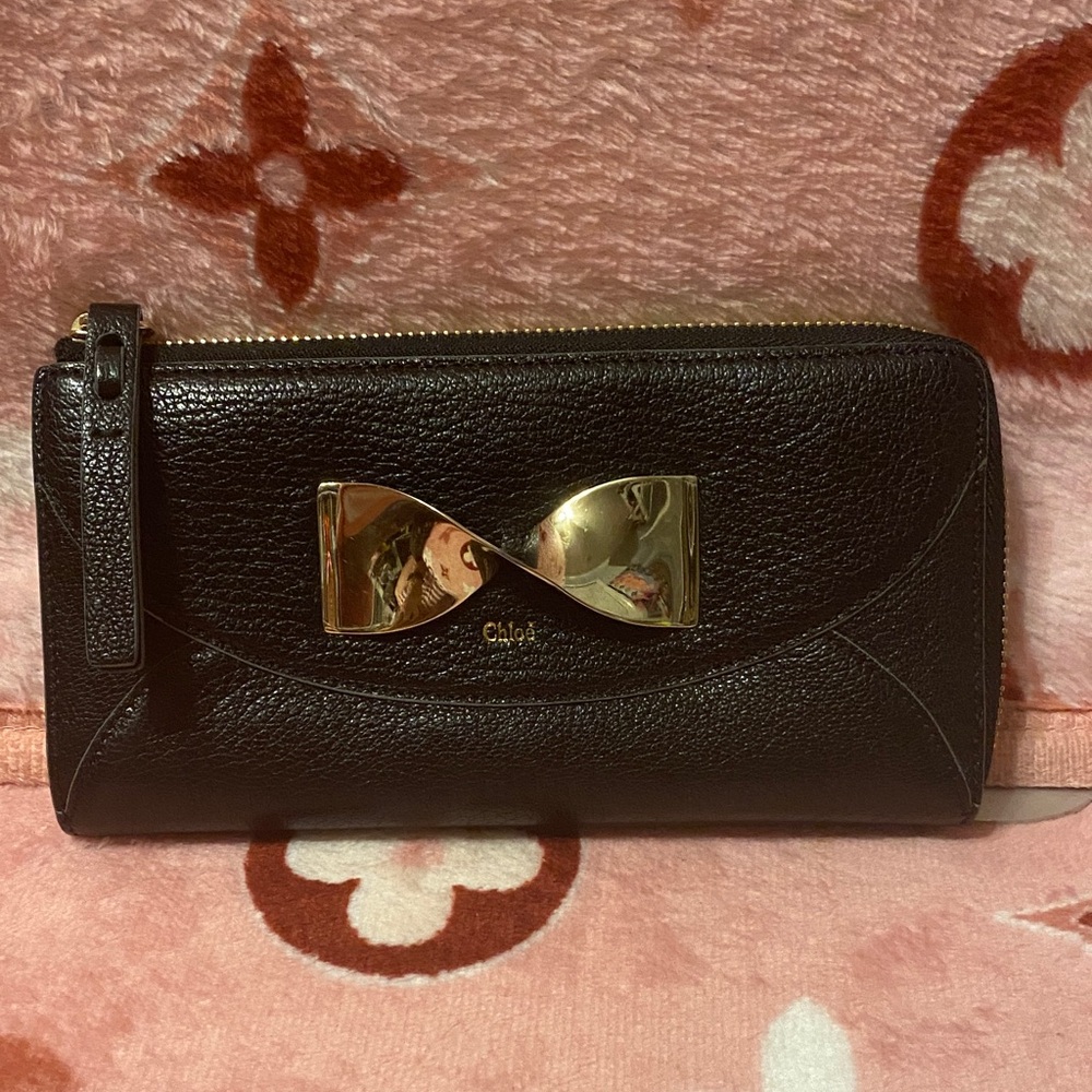 Gorgeous Chloe Twist Box Long Zipper Wallet w/COA